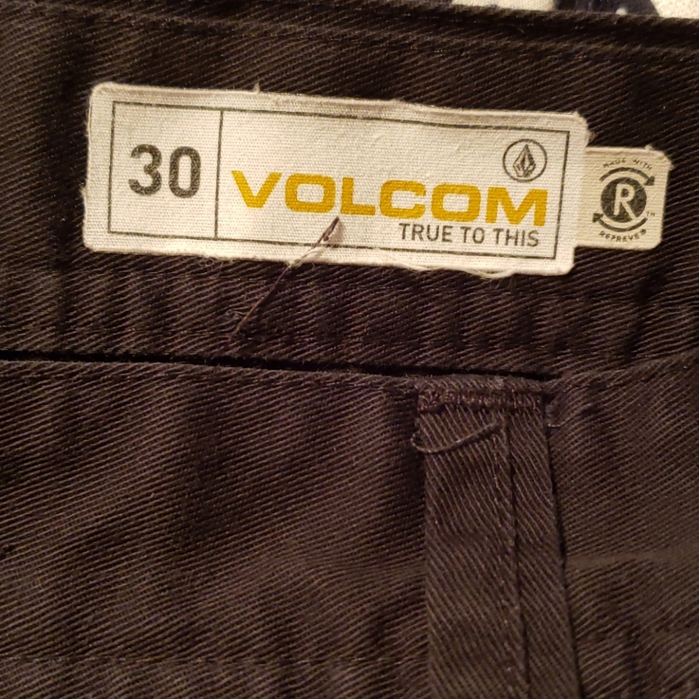 Volcom Shorts - Picture 5 of 6
